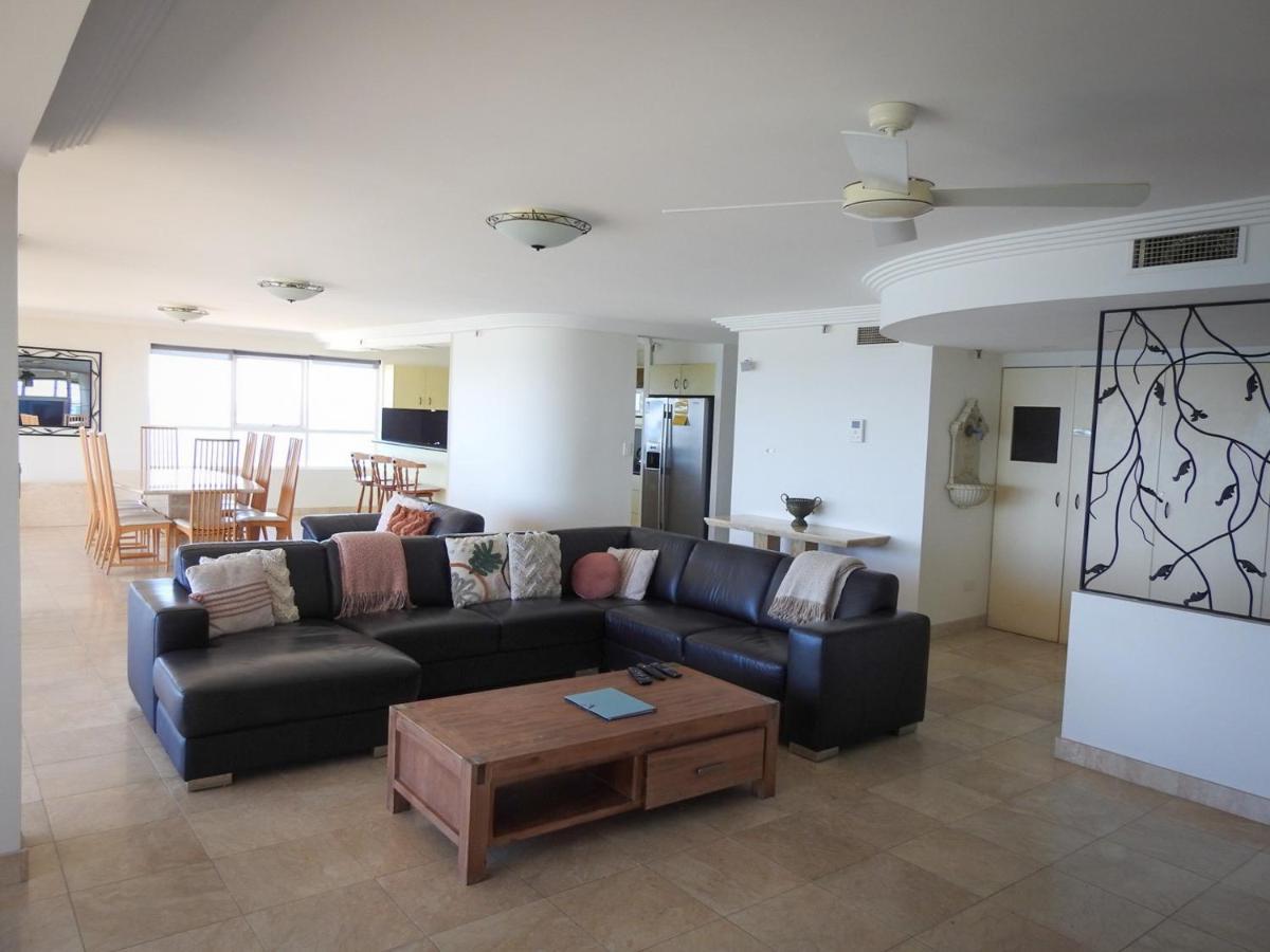 Zenith Ocean Front Apartments Голд-Кост Екстер'єр фото
